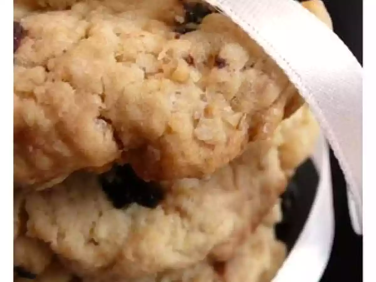 ..Cookies aux flocons d'avoine, raisins secs et pépites de chocolat