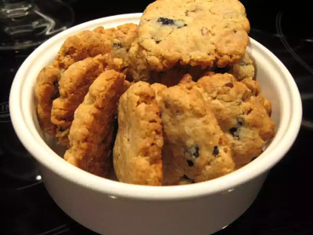 Cookies salés au parmesan, aux noix et aux olives.