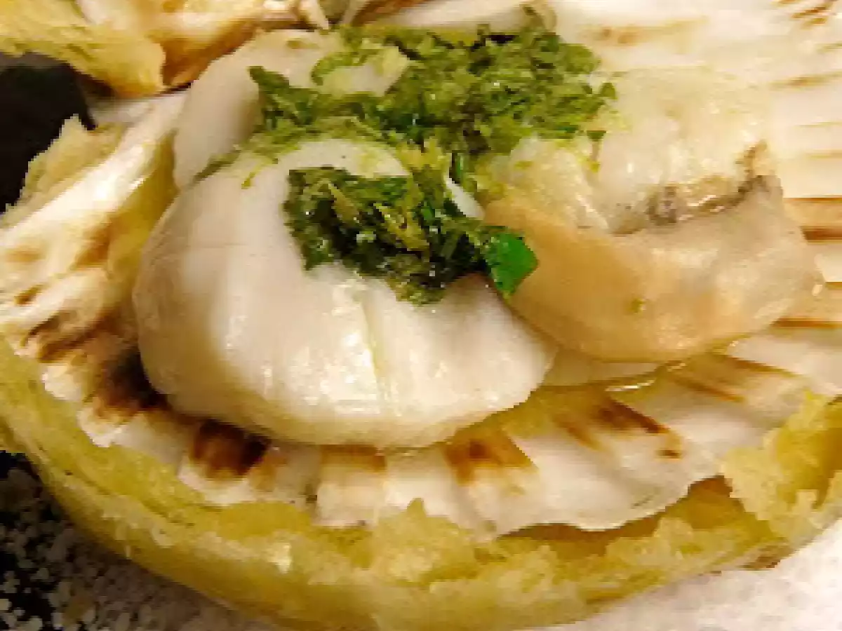 Coquille St Jacques lutée au beurre de gingembre coriandre et citron vert