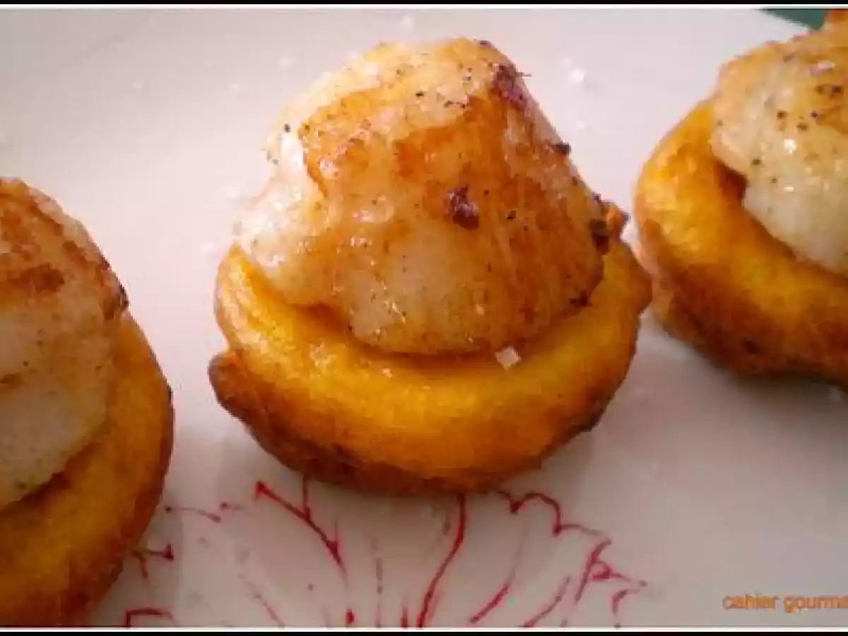 Coquilles St Jacques couchées sur des blinis de potimarron et 3è année de blog