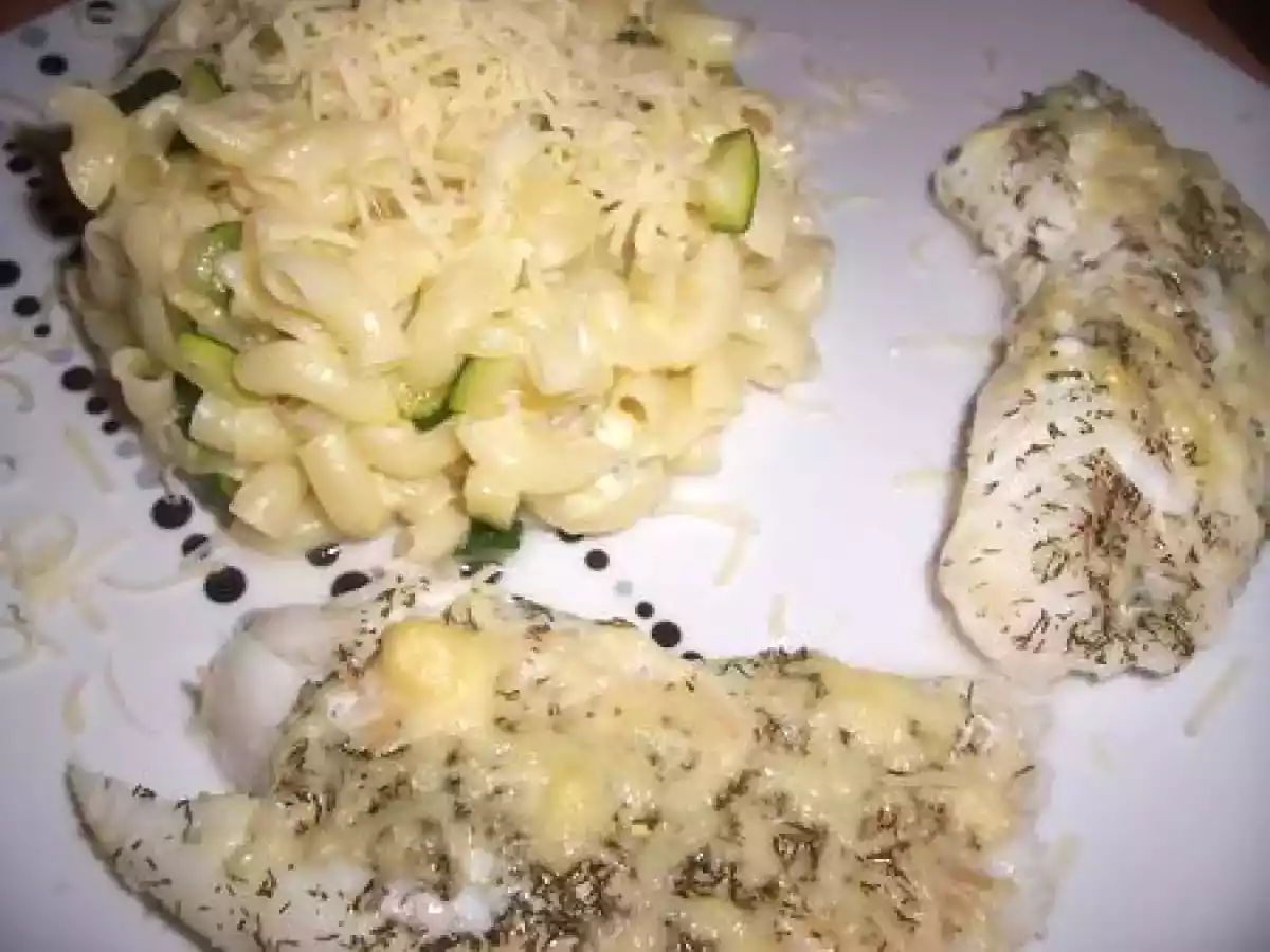 Coquillettes à la courgette et au Bleu d'Auvergne et cabillaud cuit au four