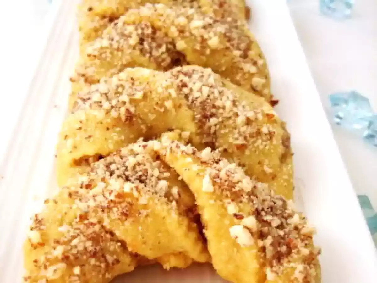 CORNES DE GAZELLE AUX AMANDES ET AU MIEL