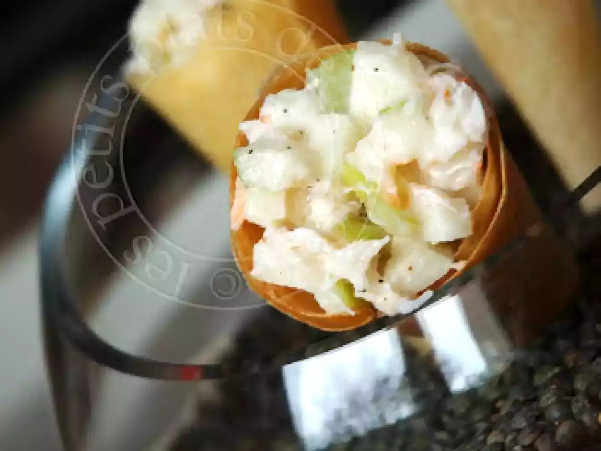 Cornets croustillants, aux pommes et au crabe