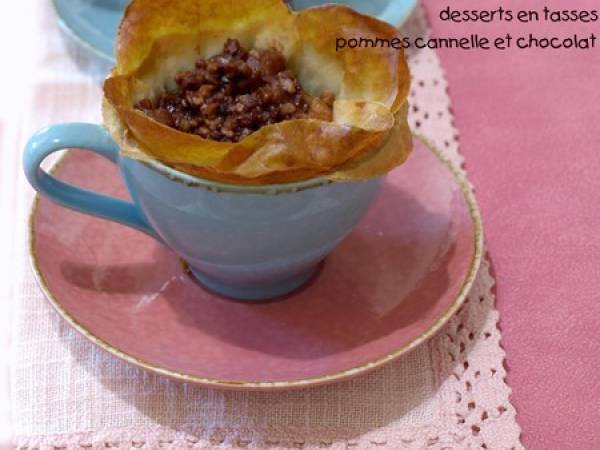 Corolle de feuilles de filo aux pommes, cannelé et chocolat