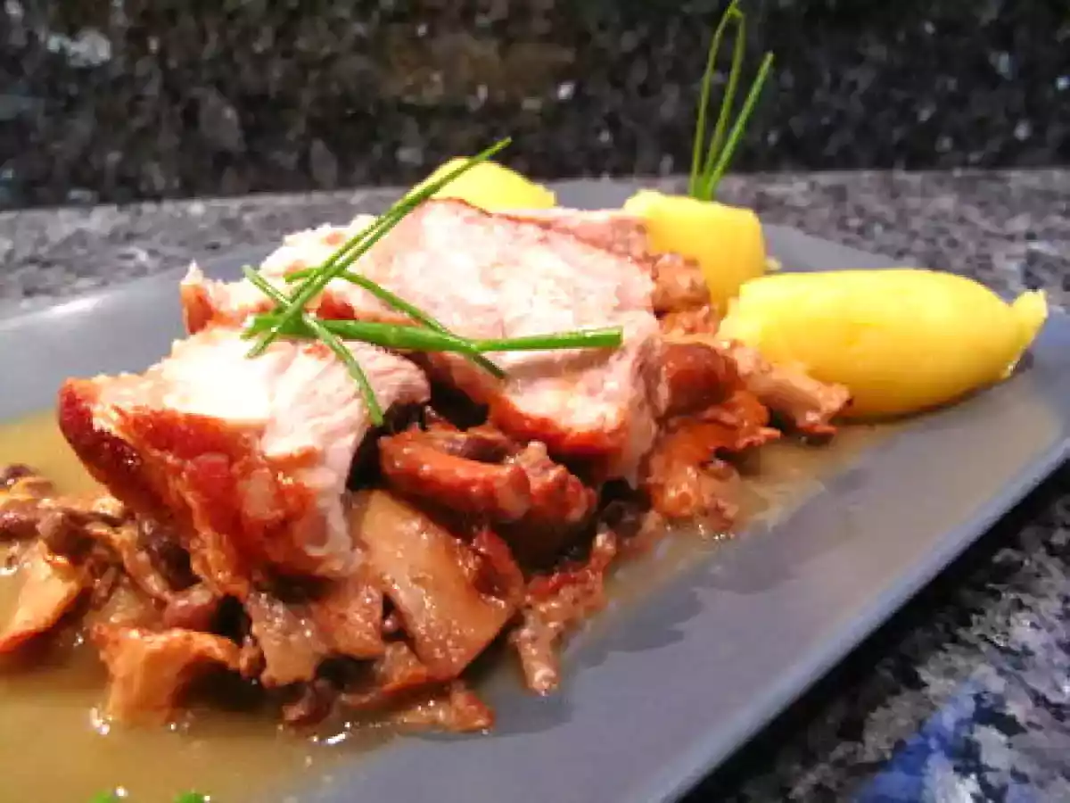 Côte de veau au jus tomaté, écrasée de pomme de terre à l'huile de truffe, ..