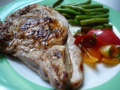 Cotelette De Veau Aux Haricots Verts Sautes Et Tomates Colorees