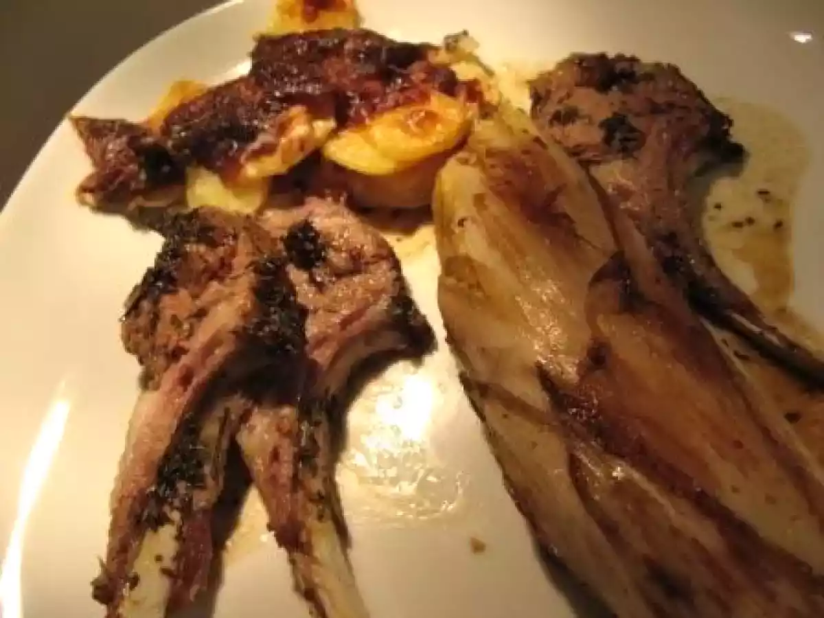 Côtes d'agneau, endives braisées, gratin dauphinois