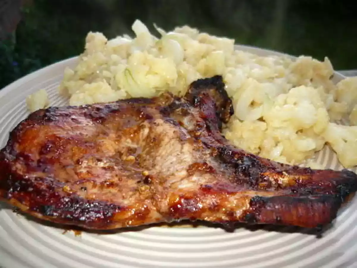 Côtes de porc à la chinoise et chou-fleur au nuoc mam