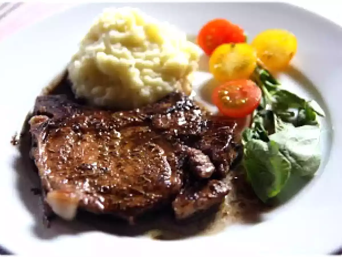 Côtes de porc au vinaigre balsamique et au thym