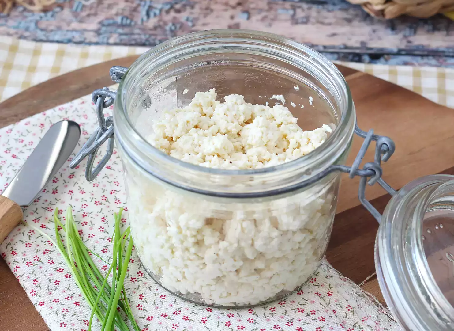 Cottage cheese maison avec deux ingrédients seulement !