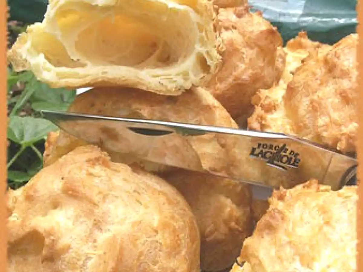 Cougères French-British