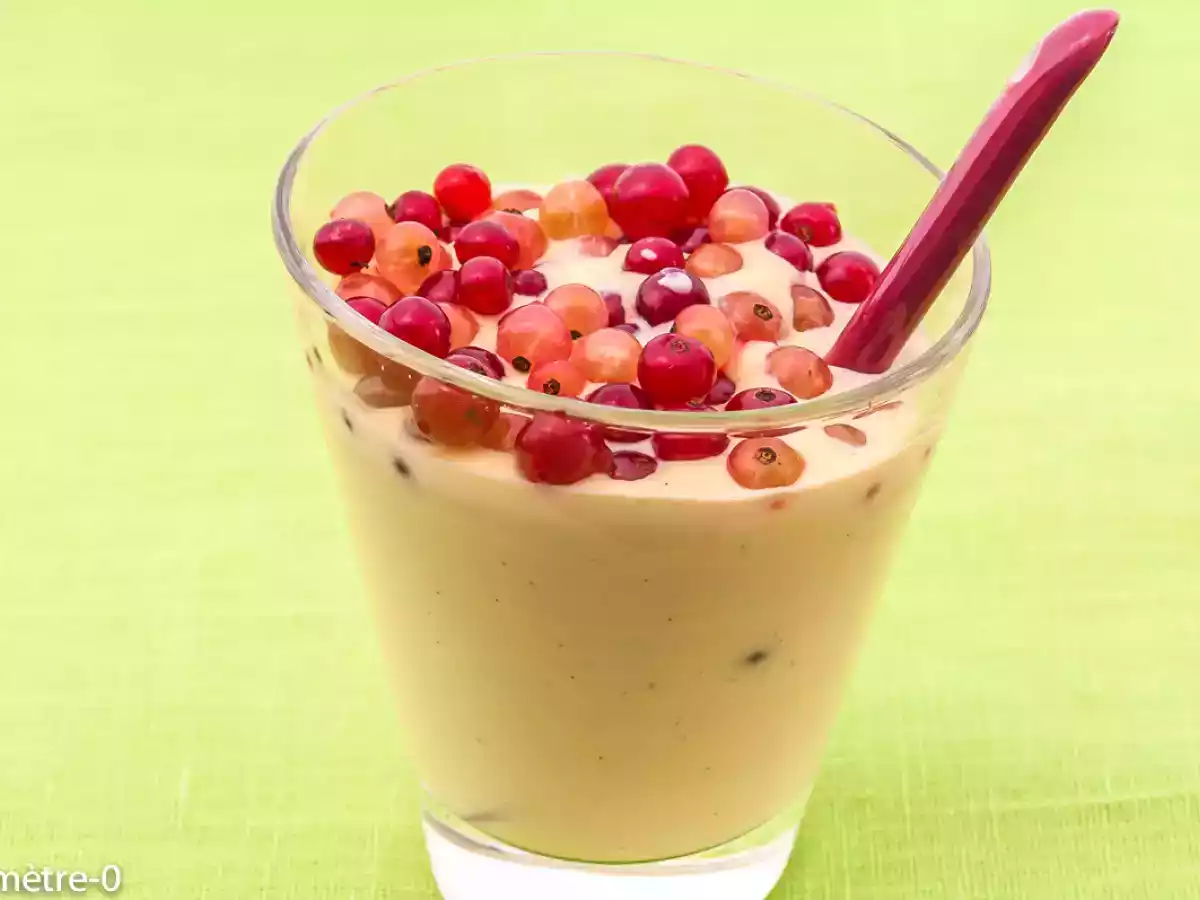 Coupe merveilleuse aux groseilles