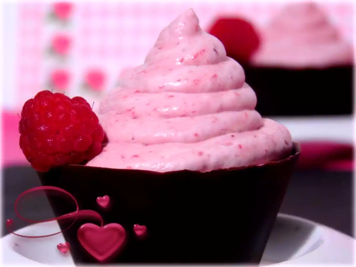 Coupelle chocolat et sa mousse framboise surprise