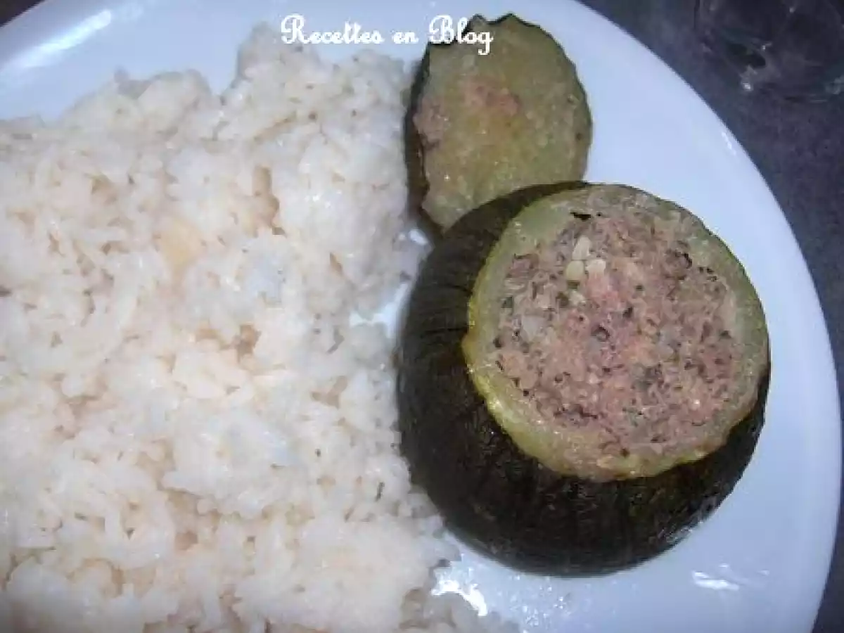 COURGETTES FARCIES A LA CHAIR A SAUCISSE