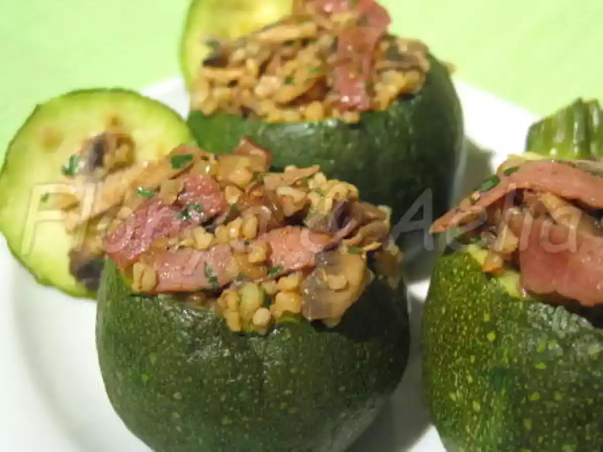 Courgettes Farçies aux champignons .....
