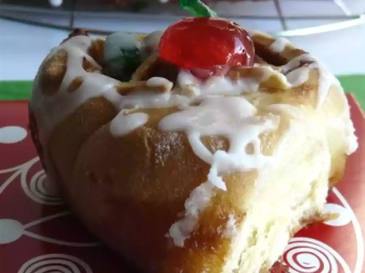 Couronne briochée aux fruits confits & amandes