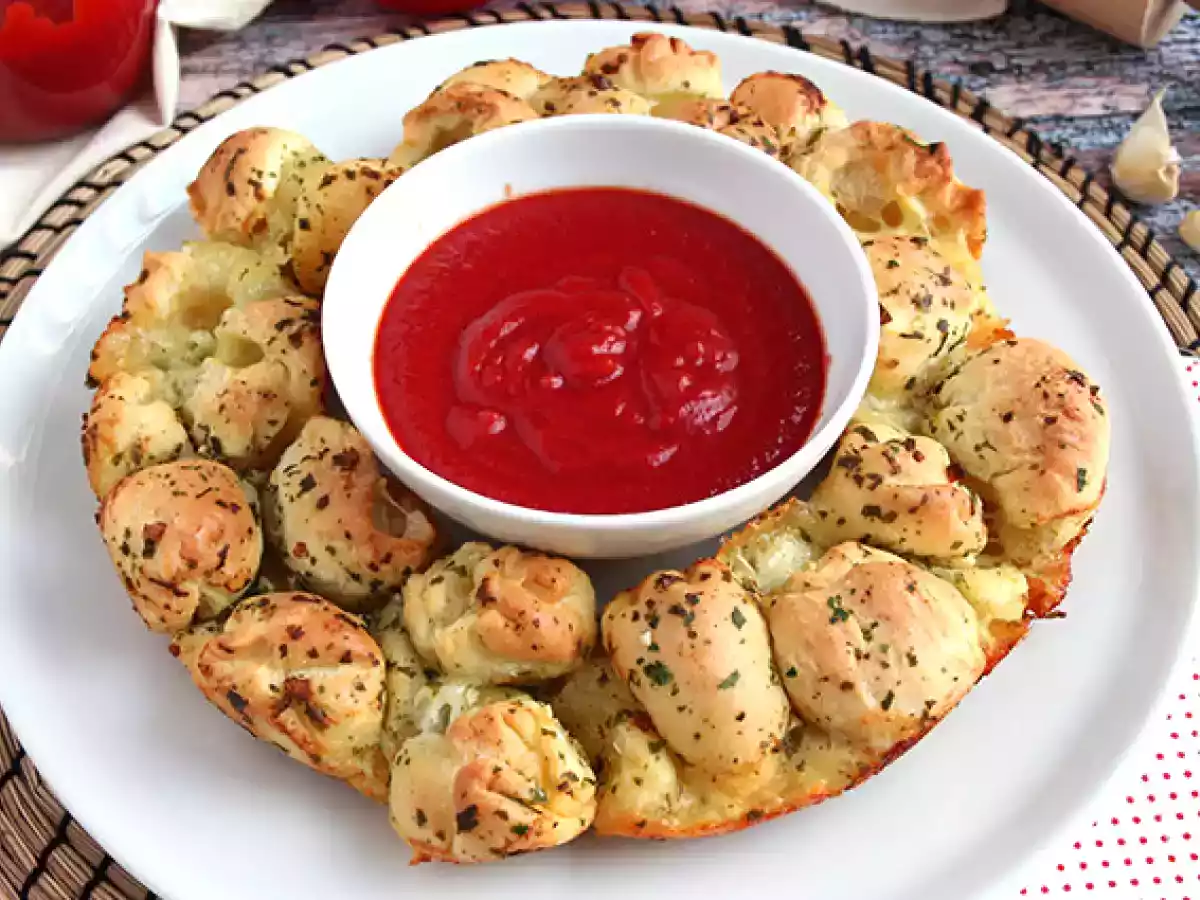 Couronne pizza garnie de mozzarella - photo 2