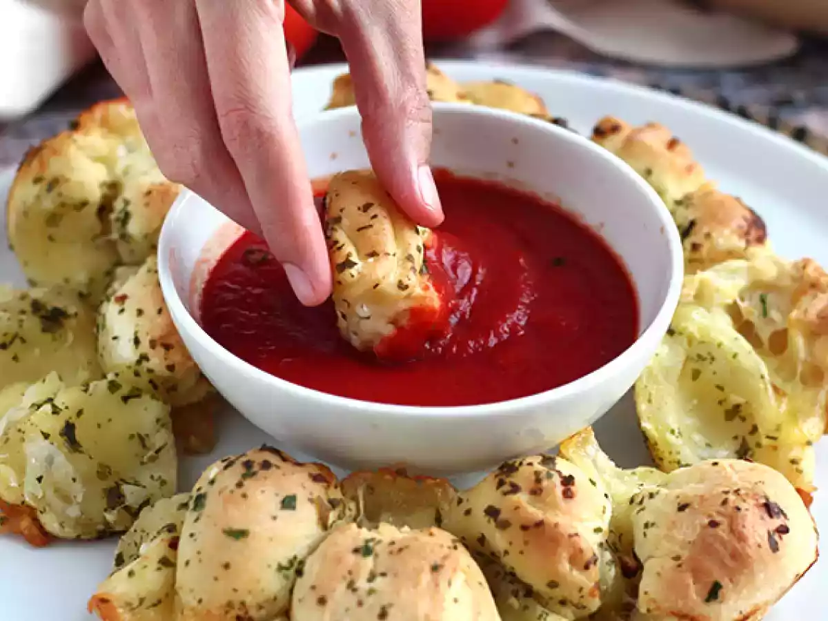 Couronne pizza garnie de mozzarella - photo 3