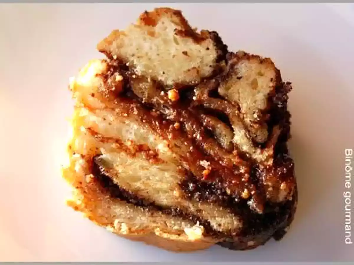 Couronne tressée aux noisettes et au pavot (brioche) - photo 3