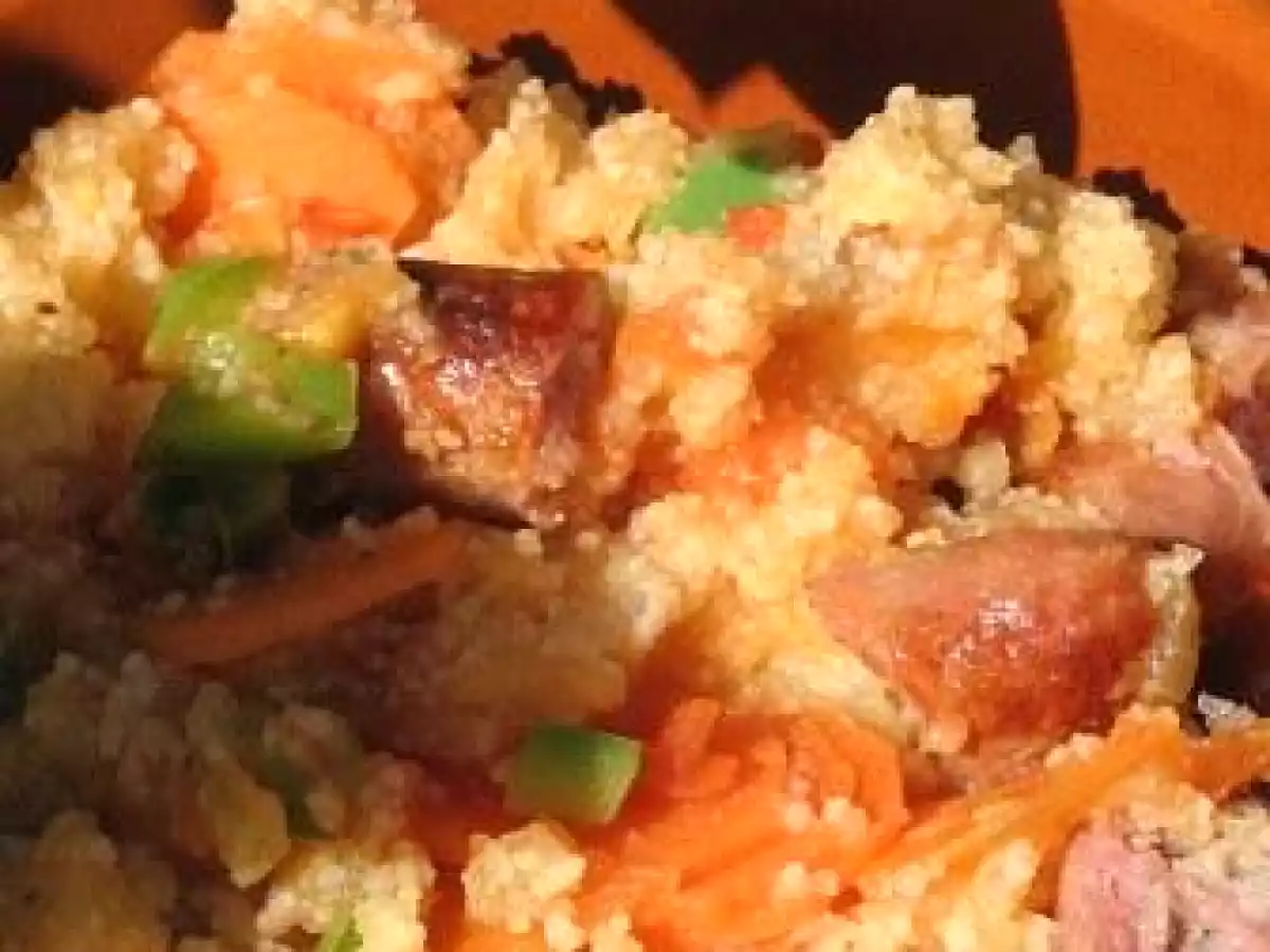 Couscous aux légumes et aux saucisses