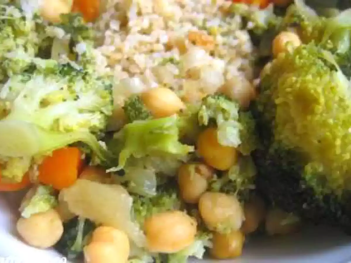 COUSCOUS VEGETARIEN AU BROCOLIS ET BOULGOUR