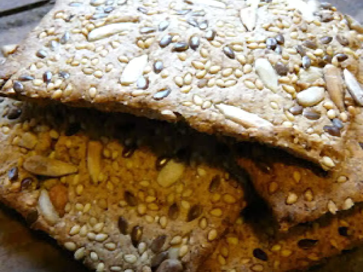 Crackers aux graines et tarama maison