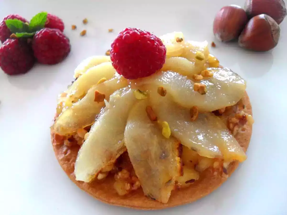 Craquelin de pommes aux poires et noisettes