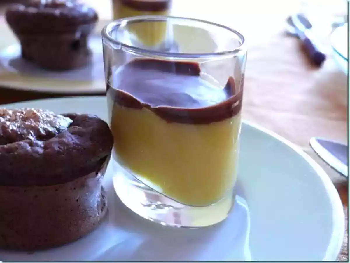 Crème à l'orange, couche croquante de chocolat