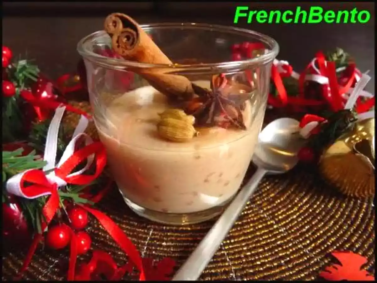 Crème au lait d'amande épicé et perles du japon