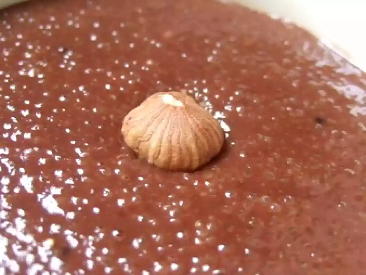 Crème d'amaranthe au lait de coco, chocolat et noisettes