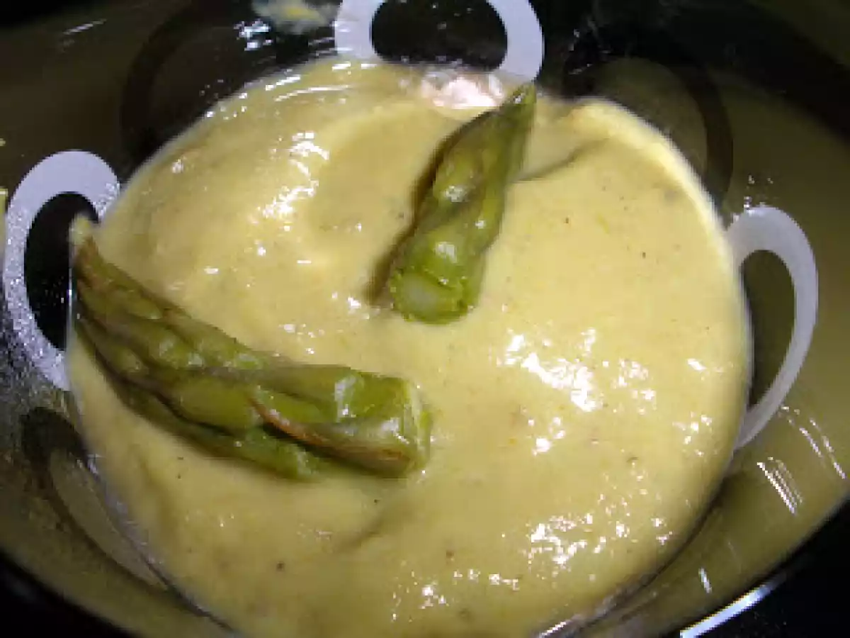 Crème d'asperges vertes au saumon fumé en verrine