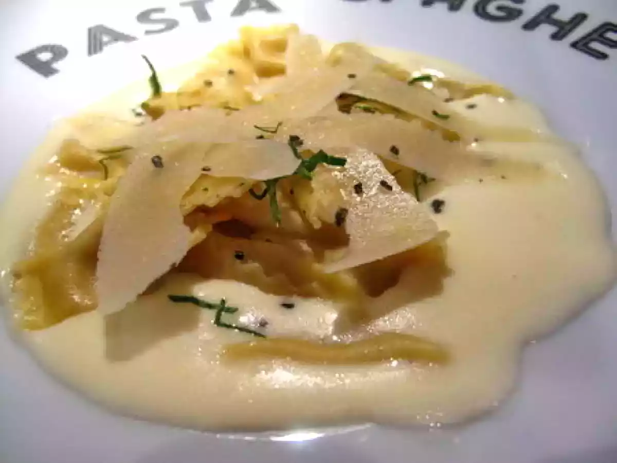 Crème de céleri-rave aux raviolis truffe noire-parmesan - photo 2