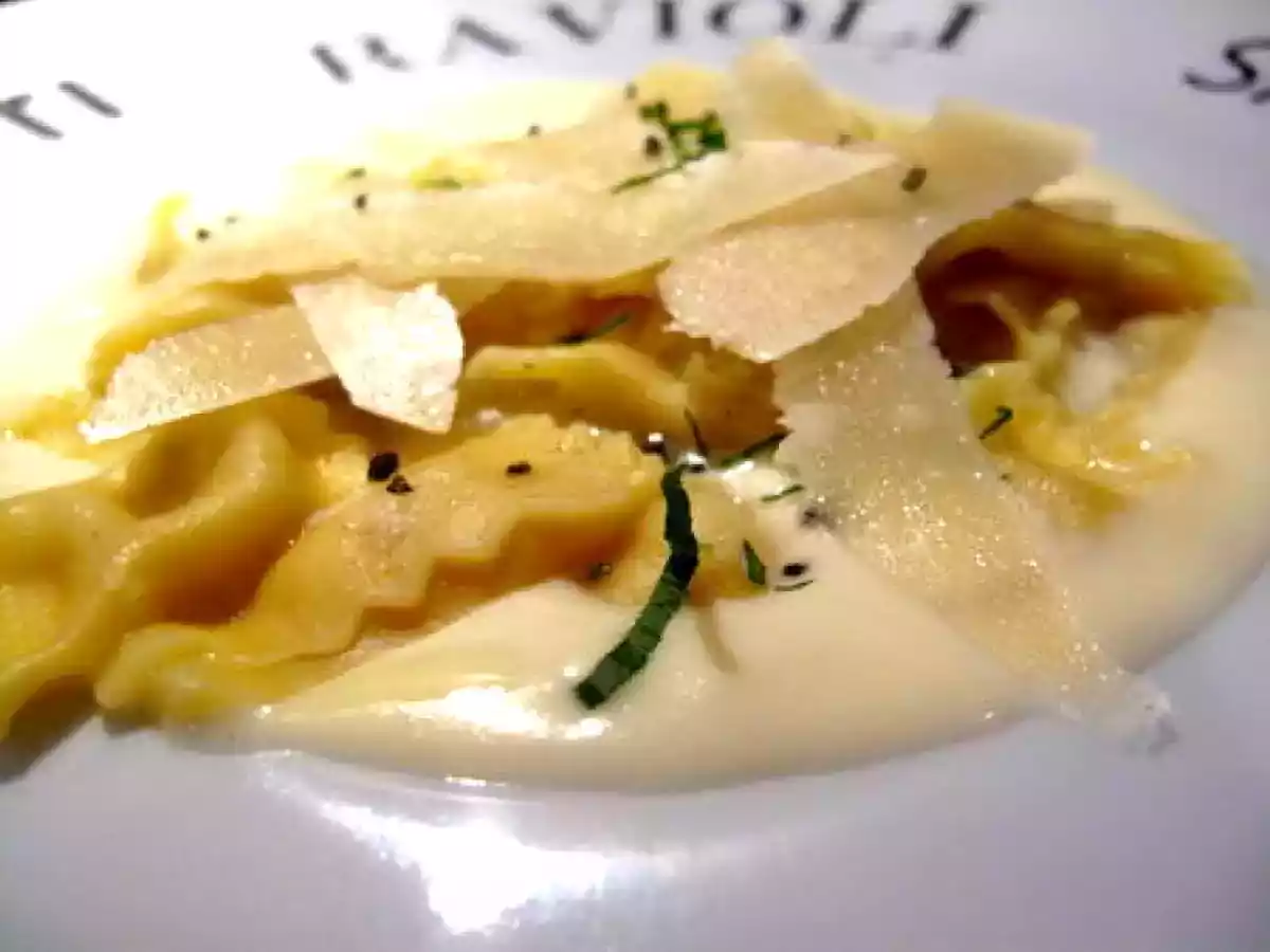 Crème de céleri-rave aux raviolis truffe noire-parmesan - photo 5