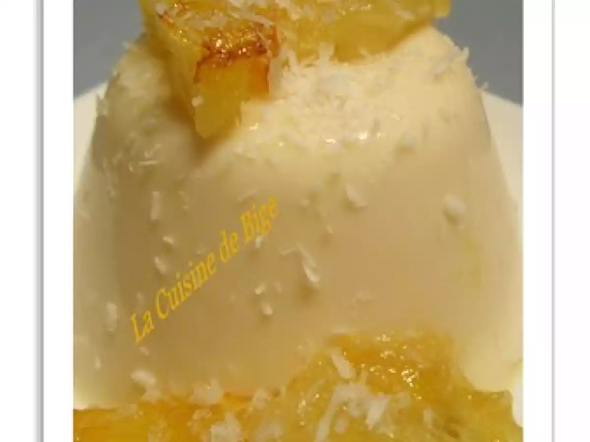 Crème de coco à l'agar-agar, ananas et bananes rôtis