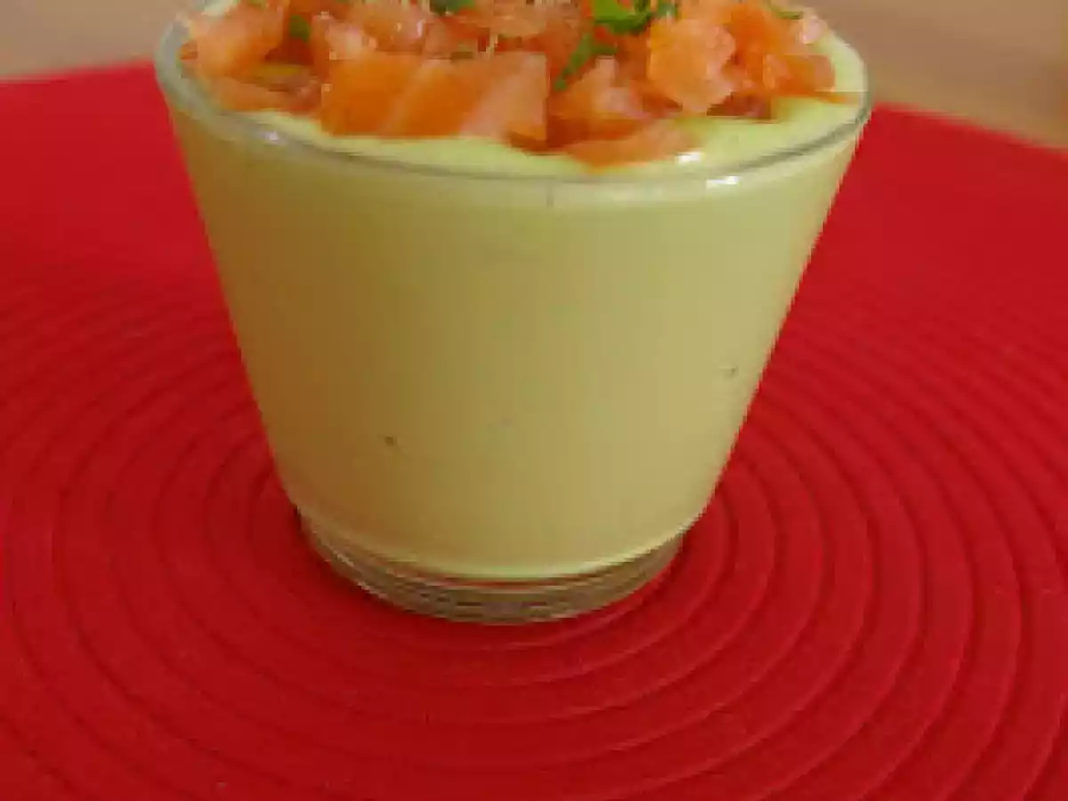 Crème de petits pois et saumon fumé