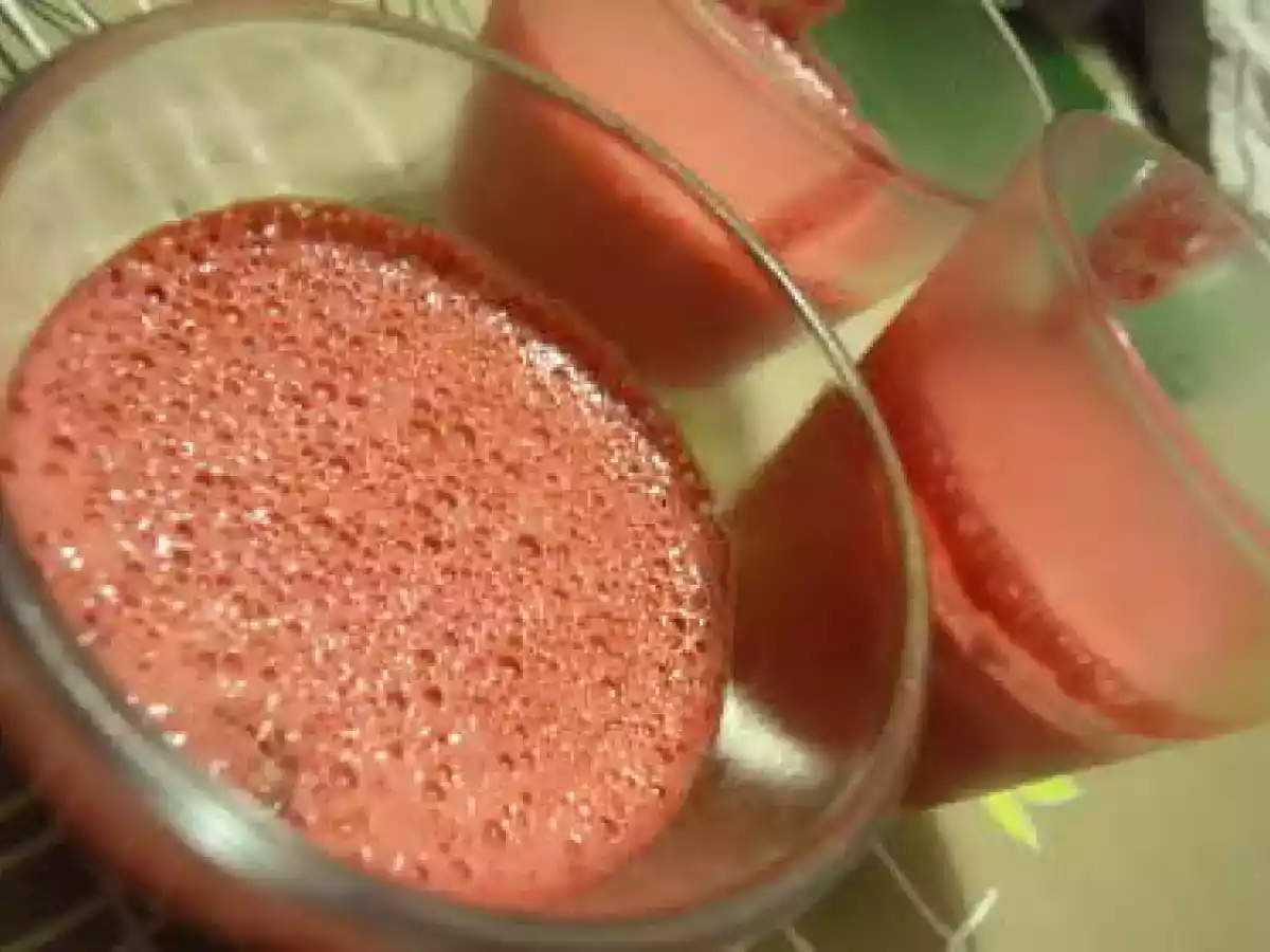 Crème dessert au chocolat blanc et à la betterave rouge