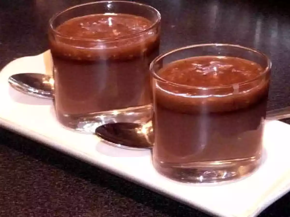 Crème velours au chocolat et caramel croustillant au pralin ...