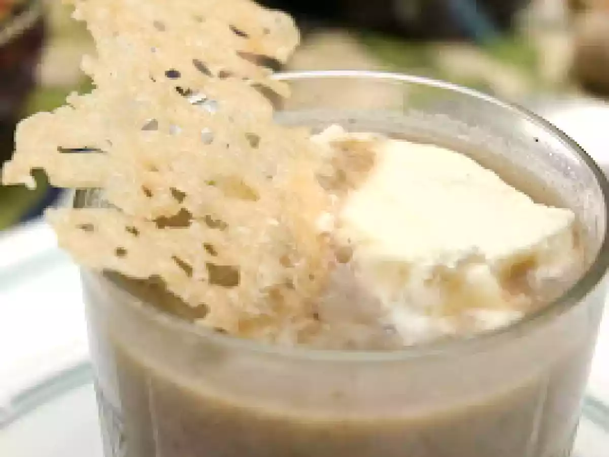 Crémeuse de champignons, chantilly au brie