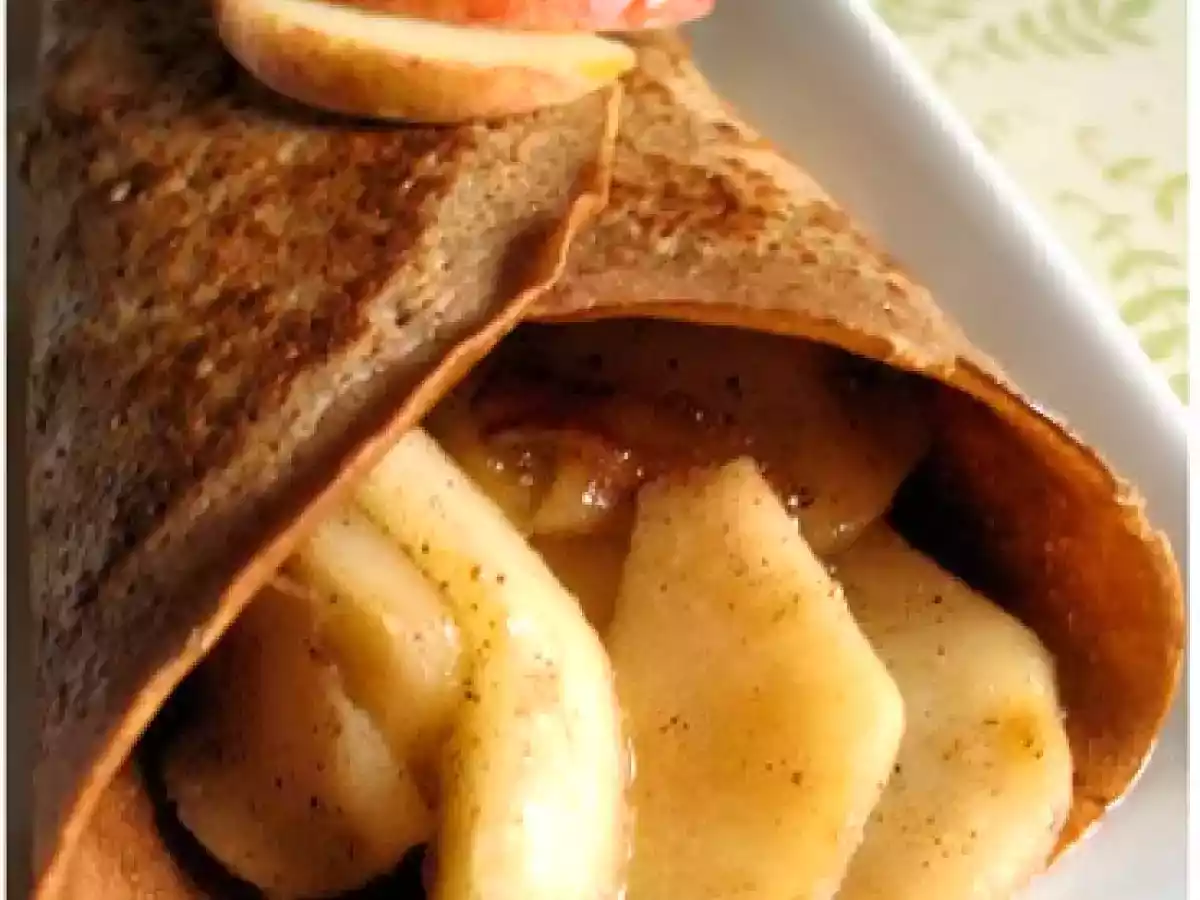 Crêpes à la farine de châtaigne, pommes chaudes à la cardamome - photo 2