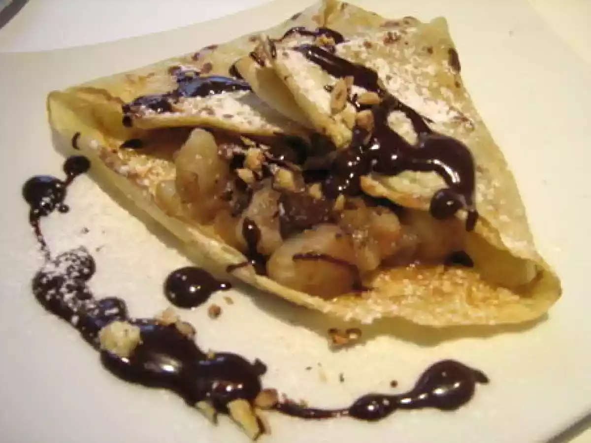 Crêpes aux poires épicées, noisettes et chocolat
