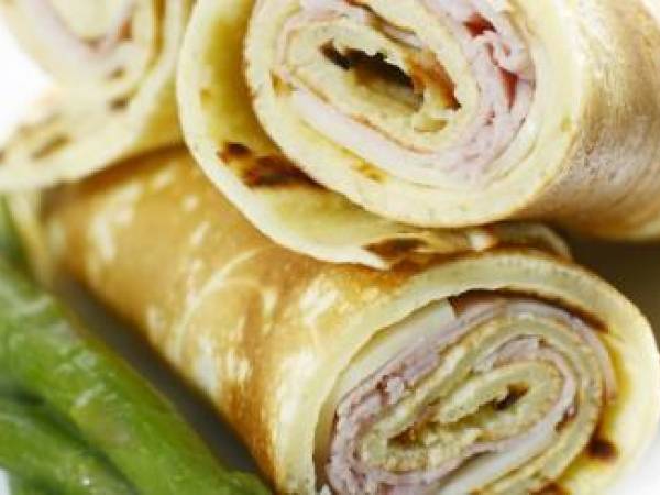 Crêpes roulées au jambon-fromage