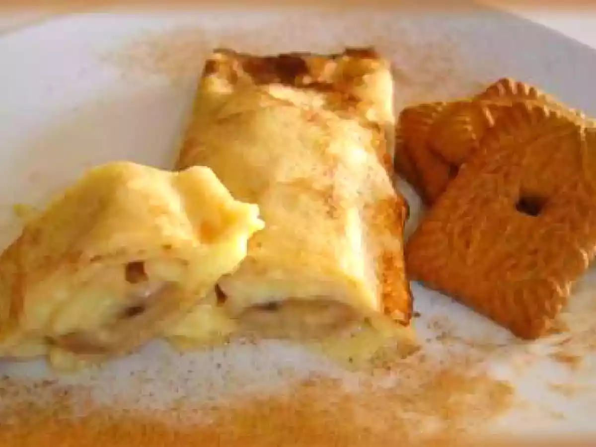 Crêpes spéculoos à la crème patissière et bananes flambées
