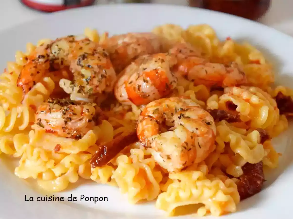 Crevettes de Patagonie accompagnées de pâtes au pesto calabrese