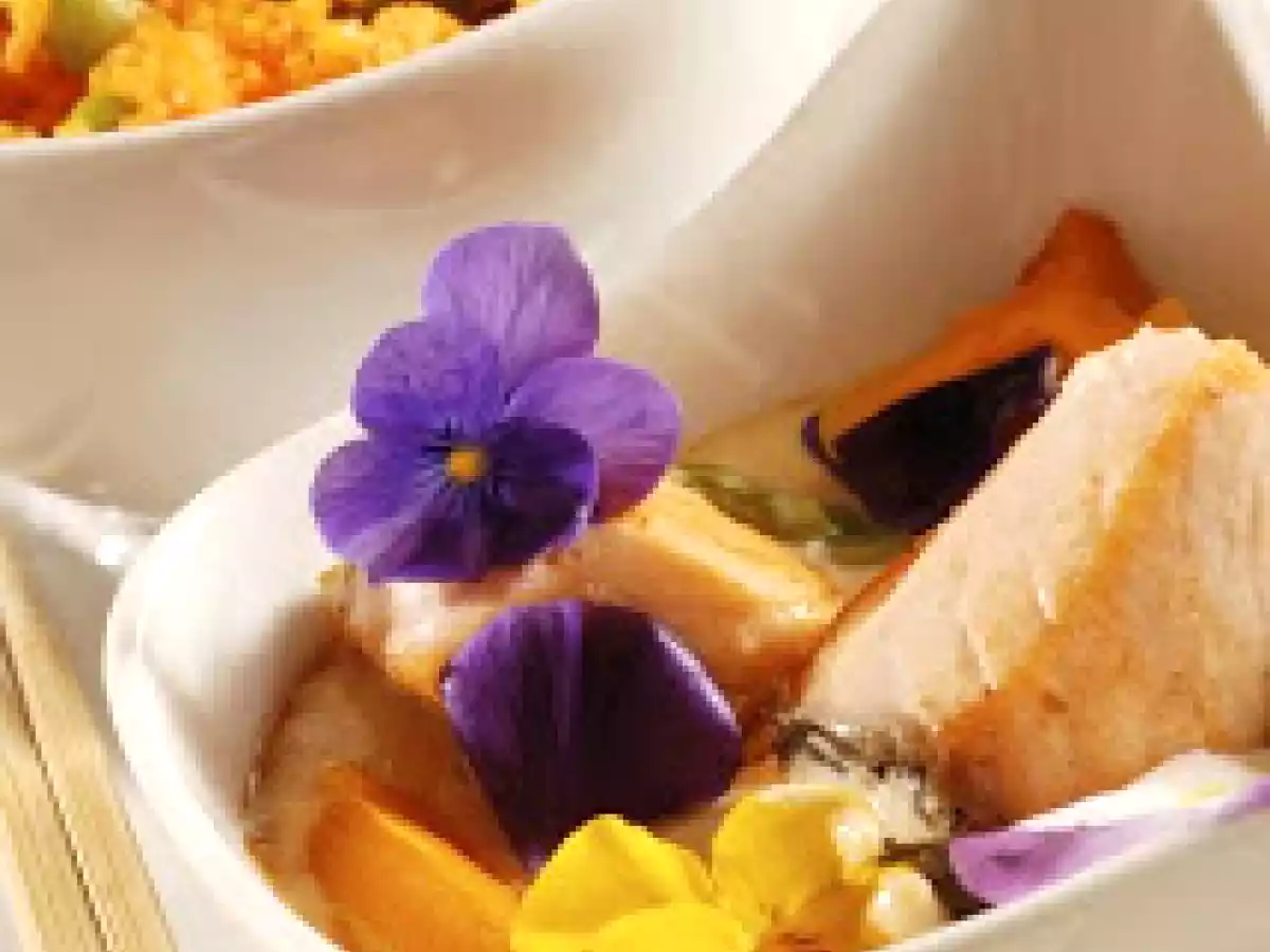 CREVETTES, SAUMON et légumes en nage de COCO au GINGEMBRE et CITRONELLE