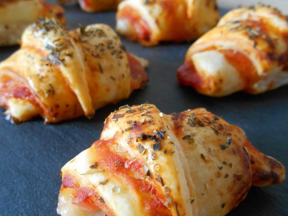 Croissants apéritifs façon pizza Recette Ptitchef