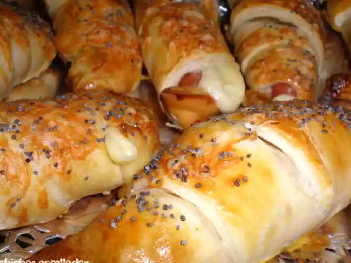 CROISSANTS AUX SAUCISSES