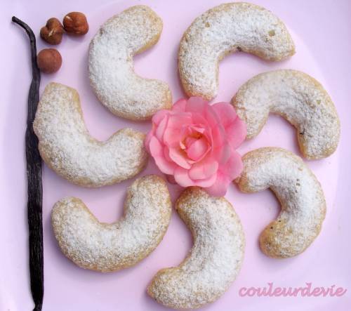 Croissants De Lune Aux Noisettes Et A La Vanille Recette Ptitchef Croissants De Lune Aux Noisettes Et A La Vanille Recette Ptitchef