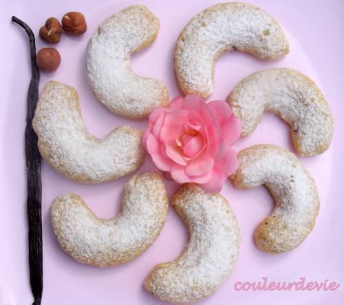 Croissants De Lune Aux Noisettes Et A La Vanille Recette Ptitchef