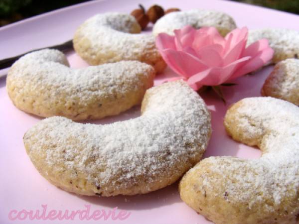 Croissants De Lune Aux Noisettes Et A La Vanille Recette Ptitchef