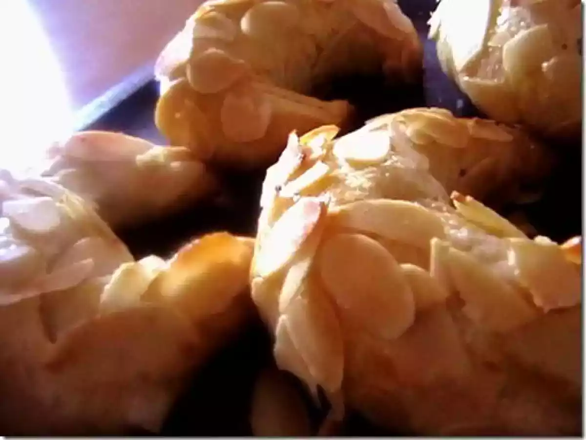 Croissants fourrés aux amandes( tcherekh) - photo 2